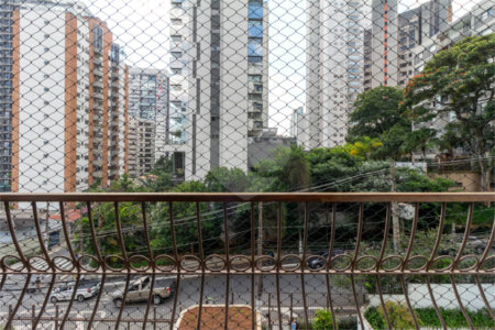 Apartamento à venda com 3 quartos, sendo 1 suíte, em Brooklin, São Paulo, SP