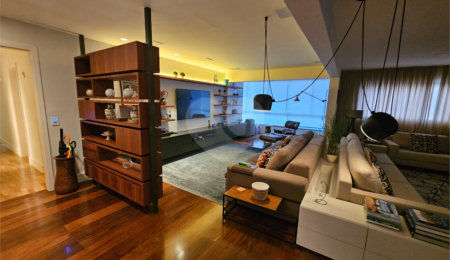 Apartamento à venda com 3 suítes em Indianópolis, São Paulo, SP