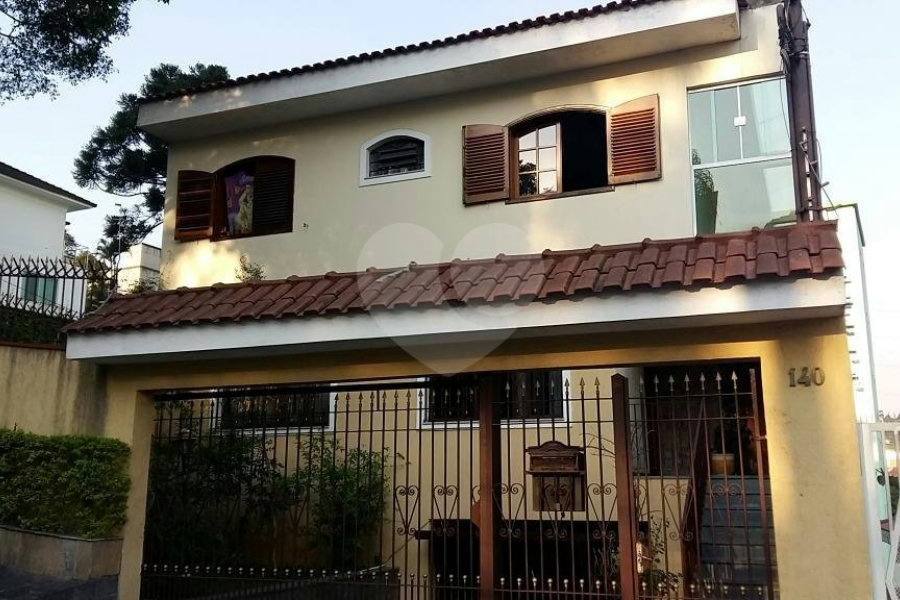 Sobrado à venda com 4 quartos, sendo 2 suítes, em Tremembé, São Paulo, SP