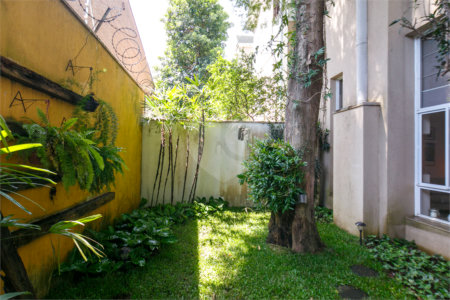 Casa à venda com 5 suítes no condomínio Villa Florida, São Paulo - SP