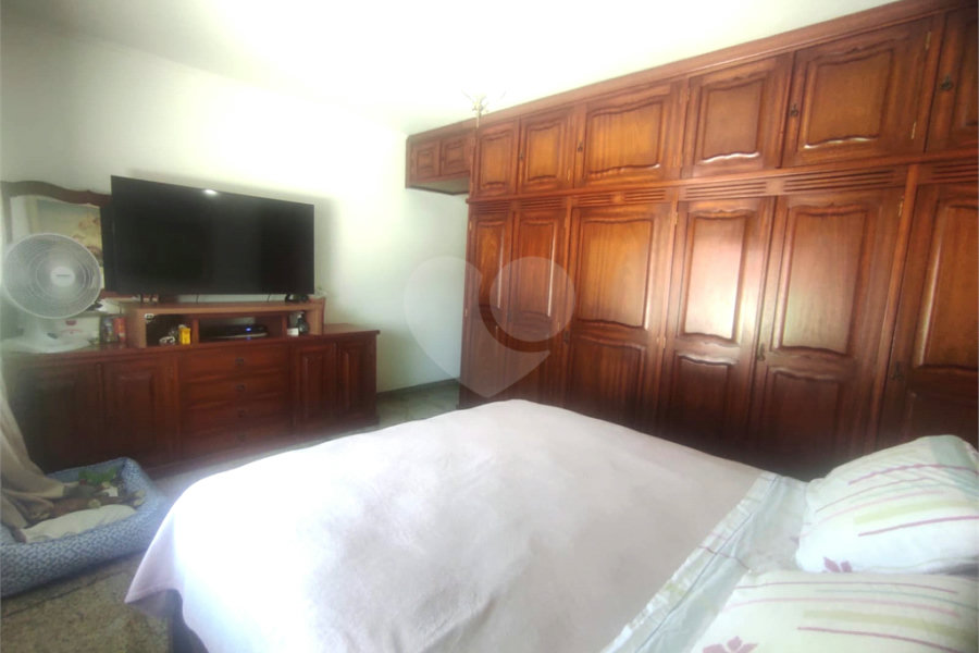 Sobrado à venda com 3 quartos, sendo 1 suíte,  em Vila Paiva, São Paulo, SP
