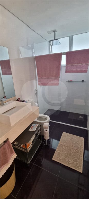 Casa à venda com 5 quartos, sendo 2 suítes, no condomínio Swiss Park, São Bernardo do Campo - SP