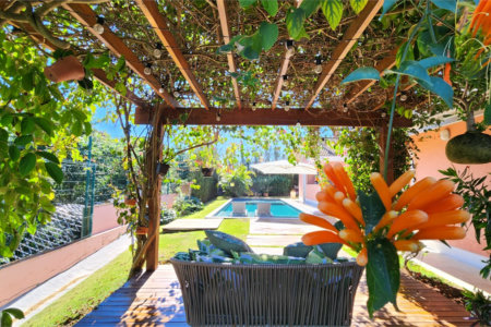 Casa à venda com 4 quartos, sendo 2 suítes, no condomínio Residencial Jardim Primavera, Louveira - SP