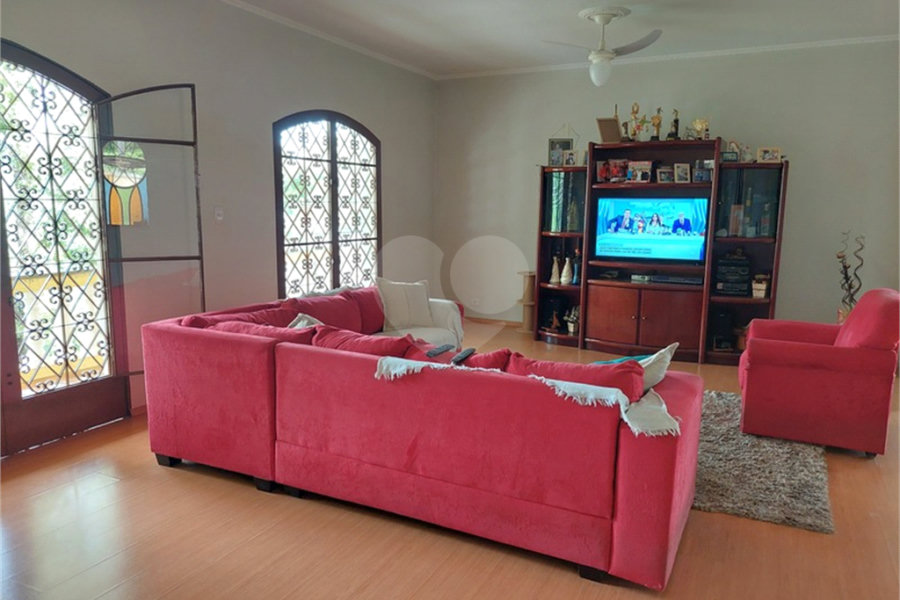 Casa à venda com 5 quartos, sendo 3 suítes, no Centro, Mairiporã, SP