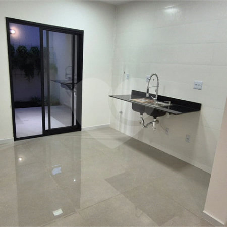 Sobrado à venda com 2 quartos, sendo 1 suíte,  em Vila Paiva, São Paulo, SP