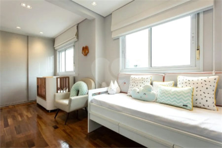 Apartamento à venda com 3 suítes em Vila Olímpia, São Paulo, SP