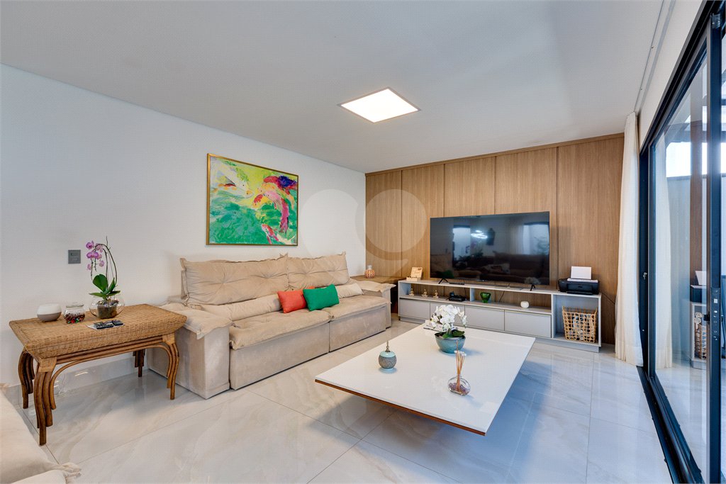 Casa à venda com 4 suítes no condomínio Villa Suiça, São Paulo - SP