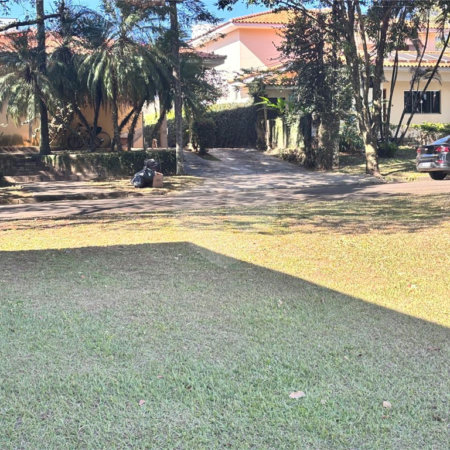 Terreno no Parque Sabará próximo a portaria