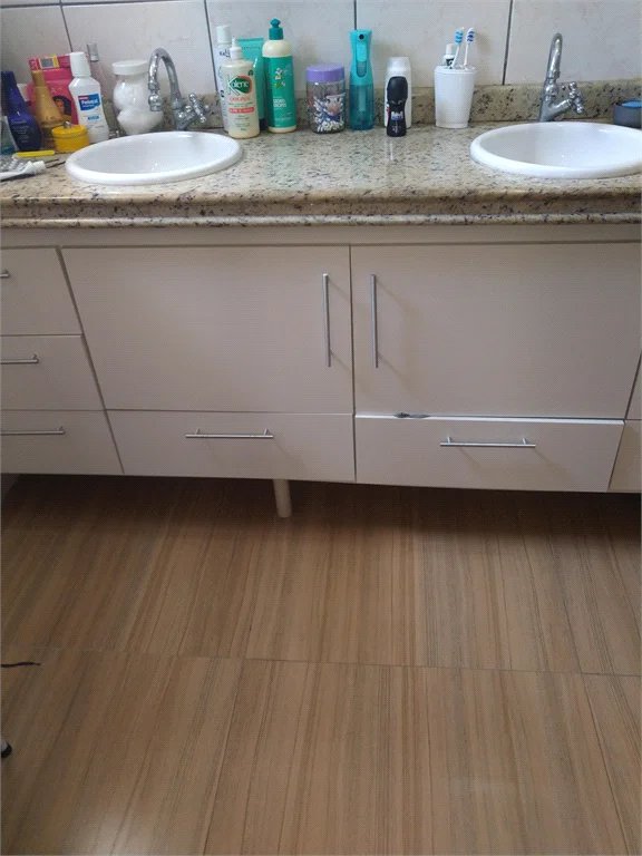 Casa à venda com 4 quartos, sendo 1 suíte, em Vila Pirajussara, São Paulo, SP