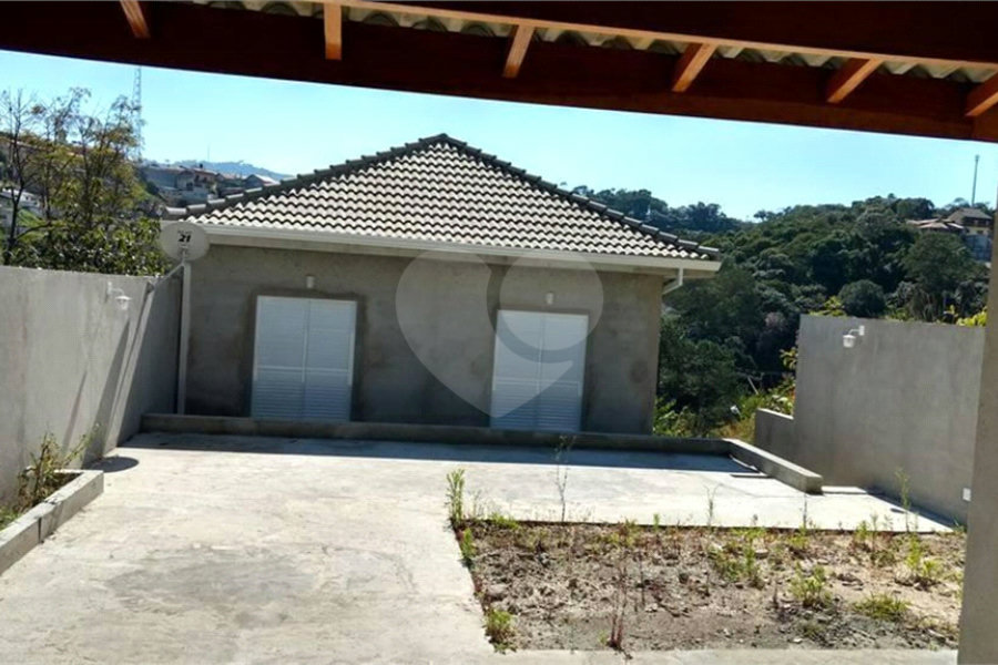 Sobrado à venda com 3 quartos, sendo 1 suíte, em Serra da Cantareira, Mairiporã, SP