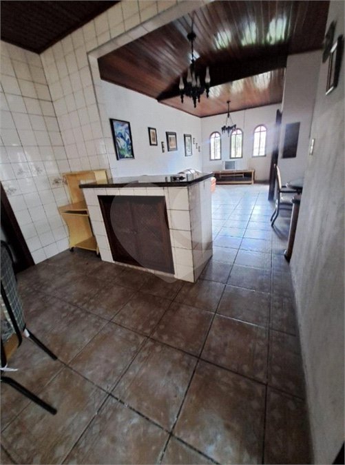 Casa à venda com 4 quartos, sendo 1 suíte, em Indaiá, Caraguatatuba, SP