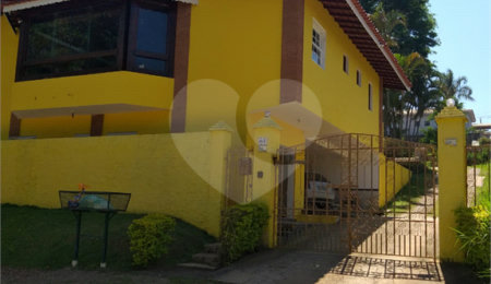 Chácara à venda com 4 quartos, sendo 2 suítes,  em Batatuba, Piracaia, SP