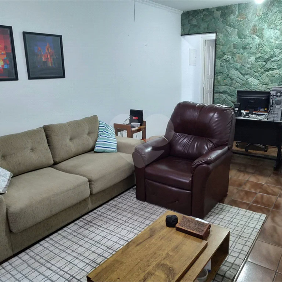 Casa à venda com 3 quartos, sendo 2 suítes, em Vila Nivi, São Paulo, SP