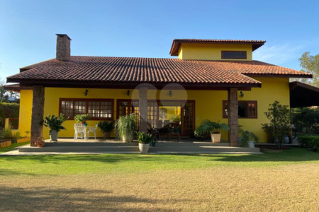 Casa à venda com 4 quartos, sendo 2 suítes, no condomínio Monte Belo, Salto - SP