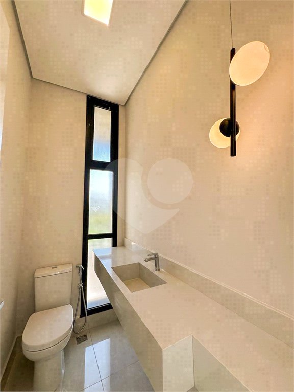 Casa à venda com 3 quartos, sendo 1 suíte, no condomínio Residencial Mont'alcino, Valinhos - SP