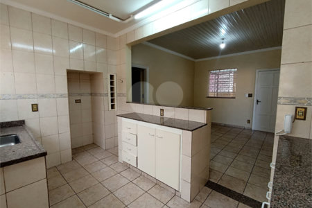 Casa à venda com 3 quartos, sendo 2 suítes,  no Centro, Itapetininga, SP