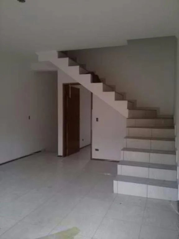 Sobrado à venda com 3 quartos, sendo 2 suítes,  em Jardim Monte Kemel, São Paulo, SP