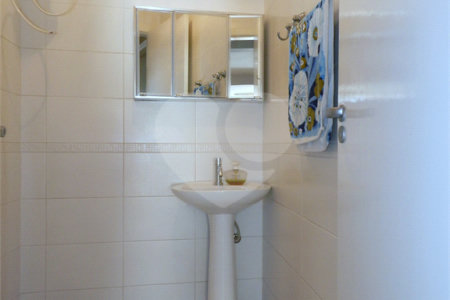 Casa à venda com 3 quartos, sendo 1 suíte, em Parque Vitória, São Paulo, SP