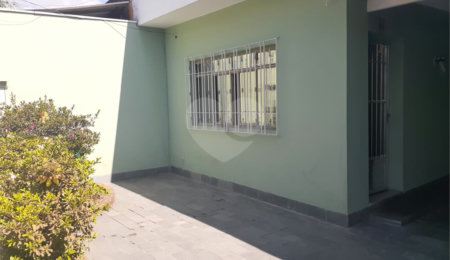 Sobrado à venda com 4 quartos em Vila Correa, Ferraz de Vasconcelos, SP