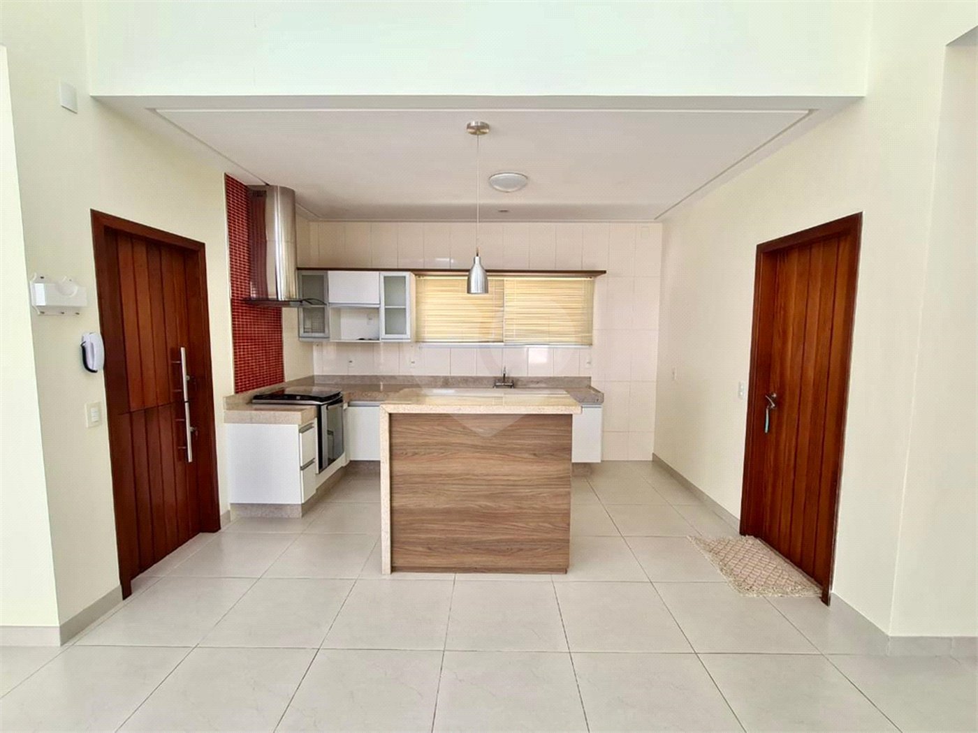 Casa à venda com 3 quartos, sendo 1 suíte, em Outerio da Glória, Porto Seguro, BA