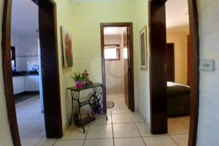 Casa à venda com 3 quartos, sendo 2 suítes, em Jardim Brogotá, Atibaia, SP