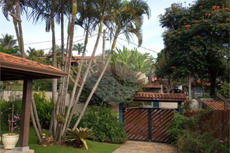Casa à venda ou para alugar com 3 quartos, sendo 1 suíte, no condomínio Recanto Florido, Vinhedo - SP