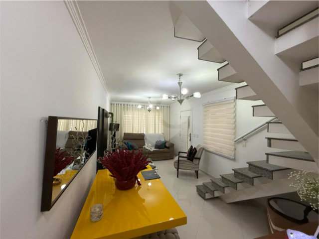 Sobrado à venda com 3 quartos, sendo 1 suíte,  em Tremembé, São Paulo, SP