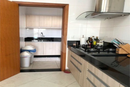 Casa à venda com 4 quartos, sendo 3 suítes, no condomínio Residencial Terra Nobre, Indaiatuba - SP