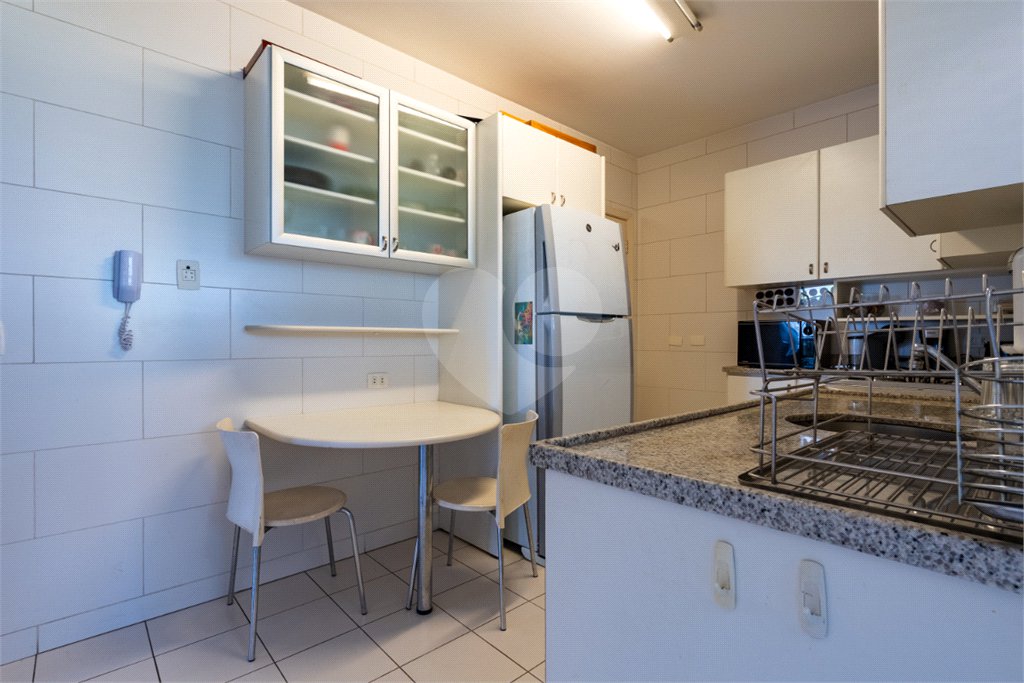Apartamento à venda com 3 quartos, sendo 1 suíte, em Moema, São Paulo, SP