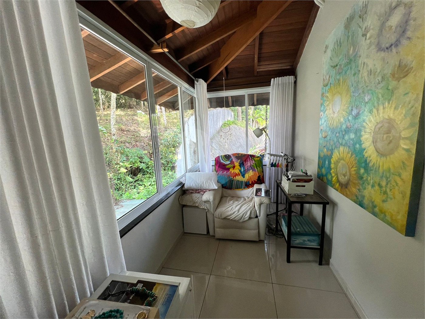 Casa à venda com 6 quartos, sendo 5 suítes, no condomínio Alpes da Cantareira, Mairiporã - SP