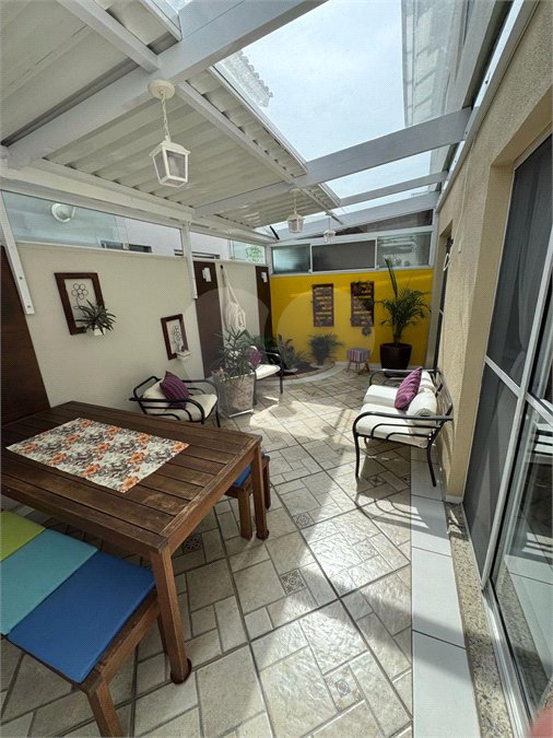 Casa à venda com 4 quartos, sendo 3 suítes,  no condomínio Villa das Flores, Mogi das Cruzes - SP