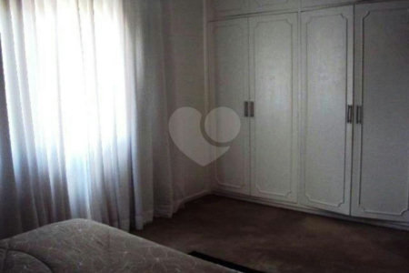 Sobrado à venda com 3 quartos, sendo 1 suíte,  em Vila Paulicéia, São Paulo, SP