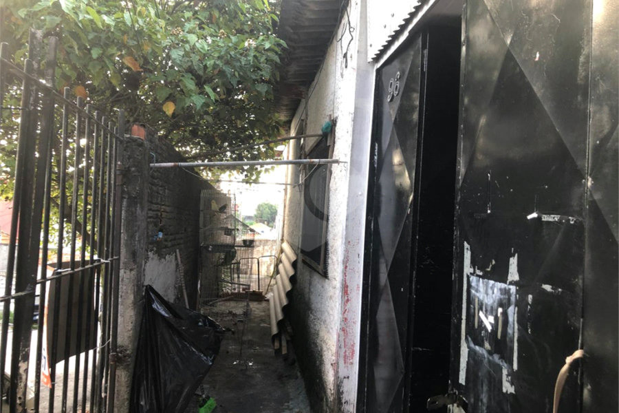 Casa Térrea à venda com 6 quartos, sendo 2 suítes, em Vila Mazzei, São Paulo, SP
