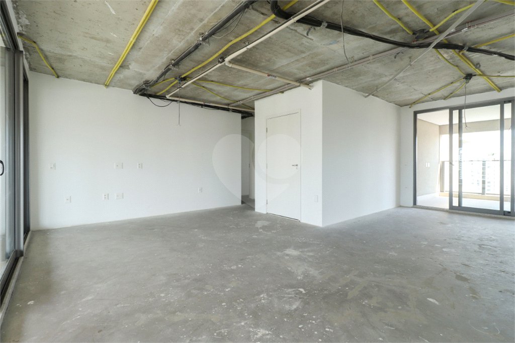 Apartamento à venda com 3 quartos, sendo 2 suítes,  em Brooklin, São Paulo, SP