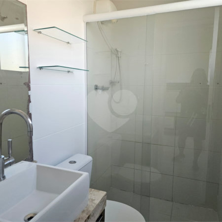 Casa à venda com 2 quartos, sendo 1 suíte, no condomínio Vitória Park, Suzano - SP