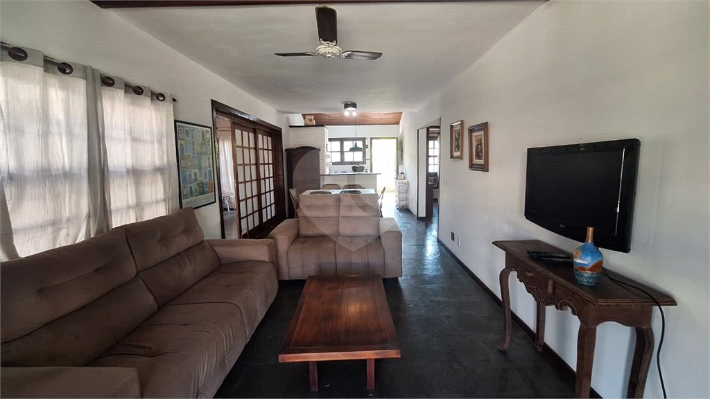 Casa para alugar com 3 quartos, sendo 2 suítes, em Praia Rasa, Armação dos Búzios, RJ