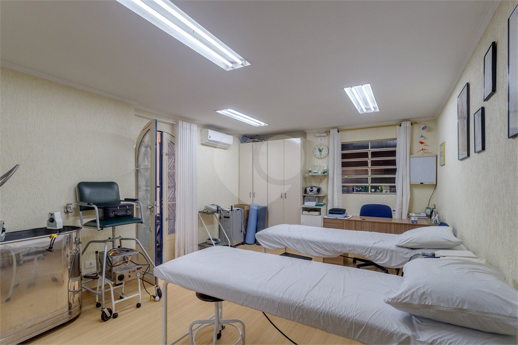 Sobrado à venda com 6 quartos em Chácara Santo Antônio, São Paulo, SP