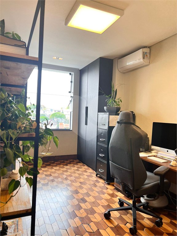 Sobrado à venda com 5 quartos, sendo 2 suítes, em Vila Inah, São Paulo, SP