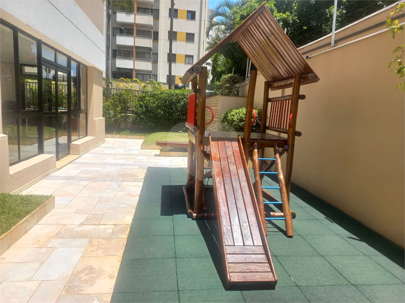 Apartamento à venda com 3 suítes em Vila Pompéia, São Paulo, SP