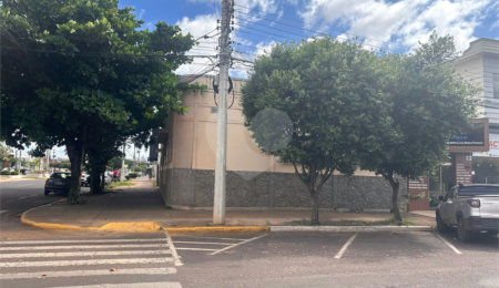 Casa Térrea à venda com 3 quartos no Centro, Três Lagoas, MS