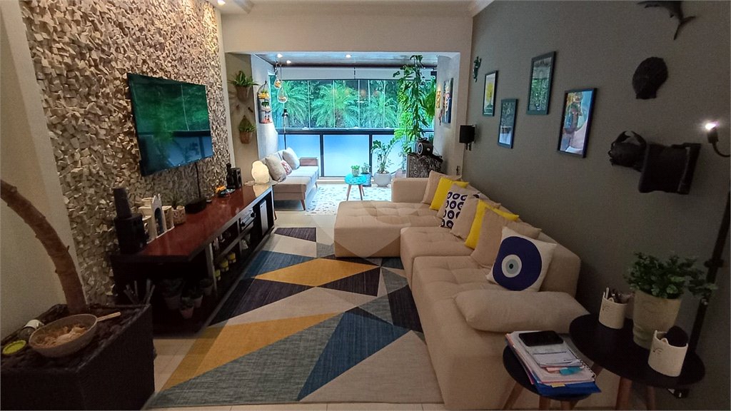 Apartamento à venda com 2 quartos, sendo 1 suíte, em Pitangueiras, Guarujá, SP