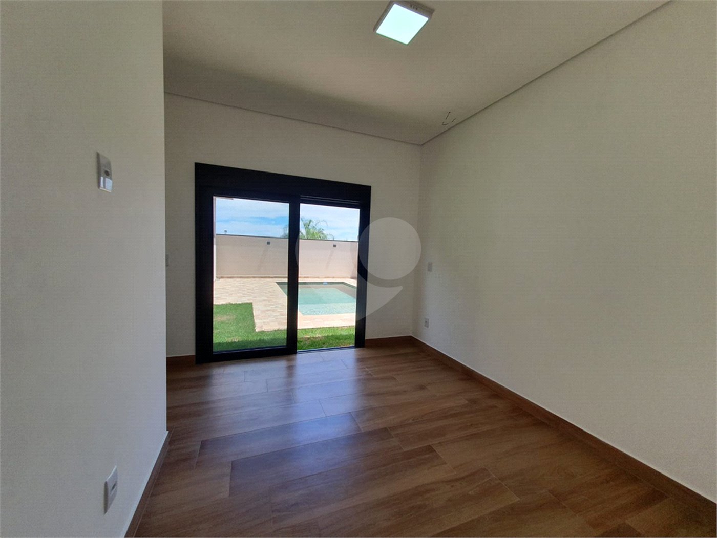 Casa à venda com 3 suítes no condomínio Via Castelli, Louveira - SP