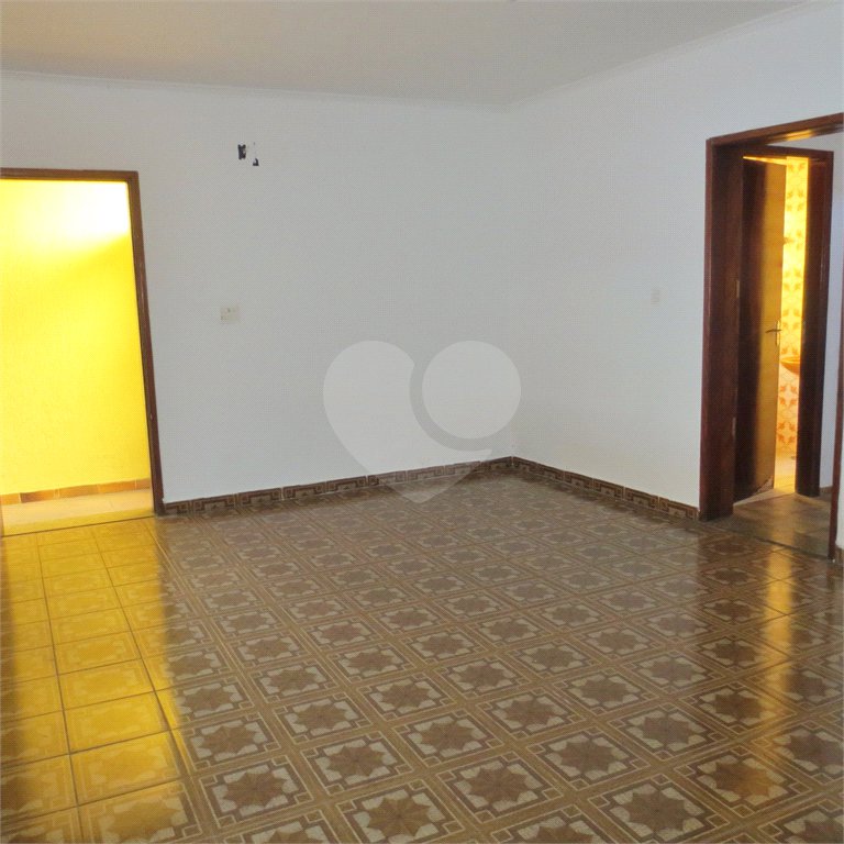 Casa à venda com 4 quartos, sendo 1 suíte, em Vila Santo Estéfano, São Paulo, SP