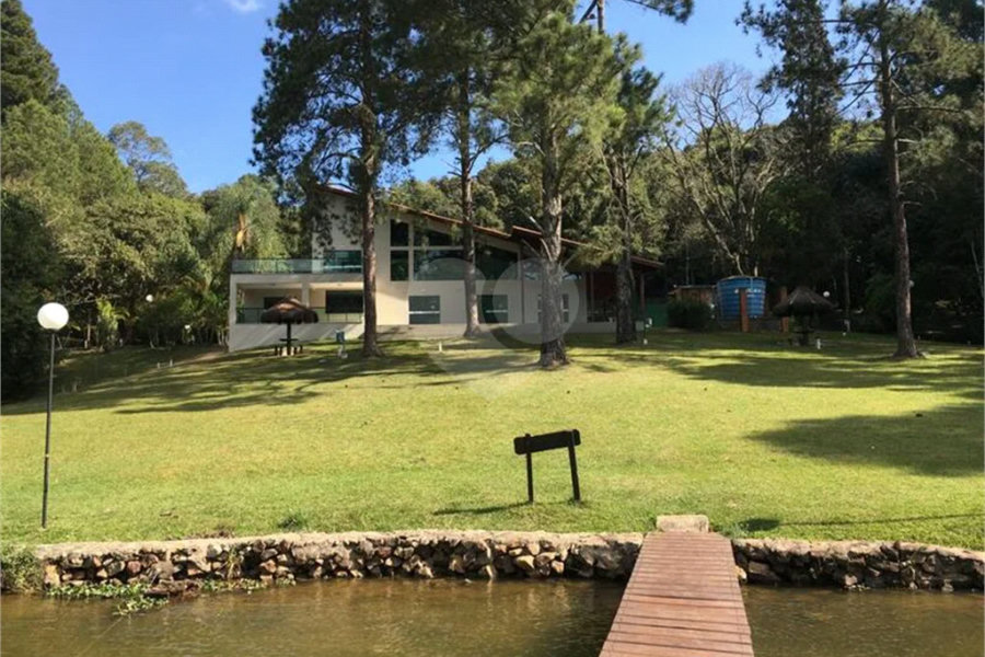 Casa à venda com 4 quartos, sendo 1 suíte, em Vila Machado, Mairiporã, SP