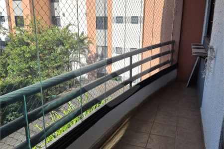 Apartamento à venda com 3 quartos, sendo 1 suíte,  em Cidade São Francisco, São Paulo, SP