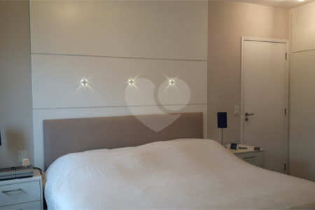Apartamento à venda com 2 quartos, sendo 1 suíte, em Vila Andrade, São Paulo, SP