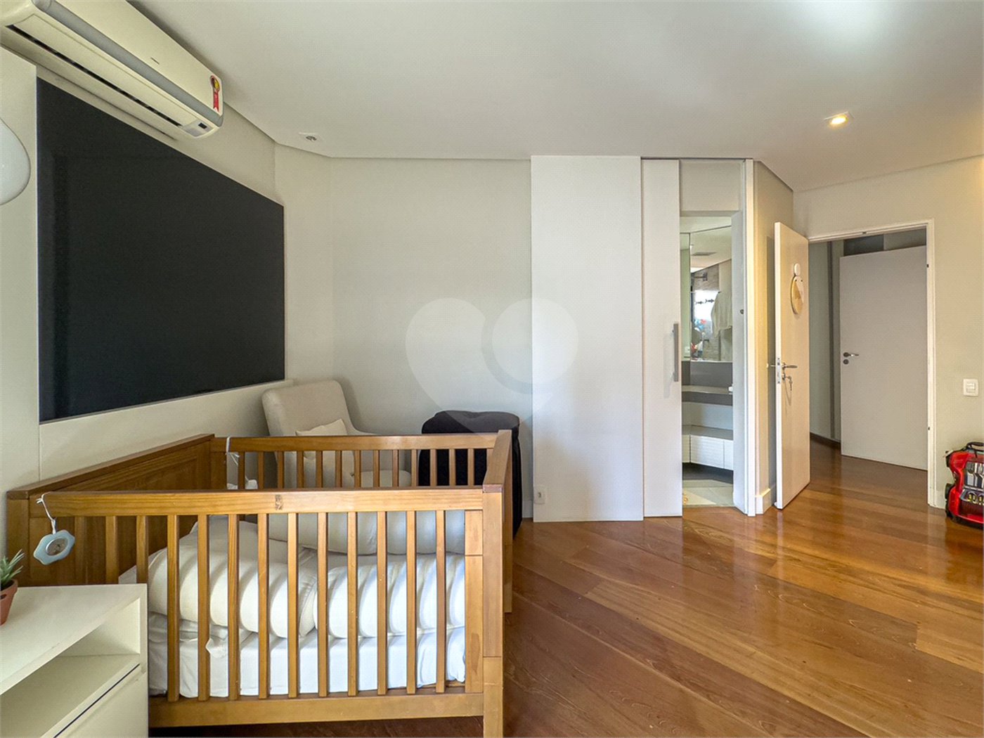 Apartamento à venda com 3 suítes em Sumarezinho, São Paulo, SP