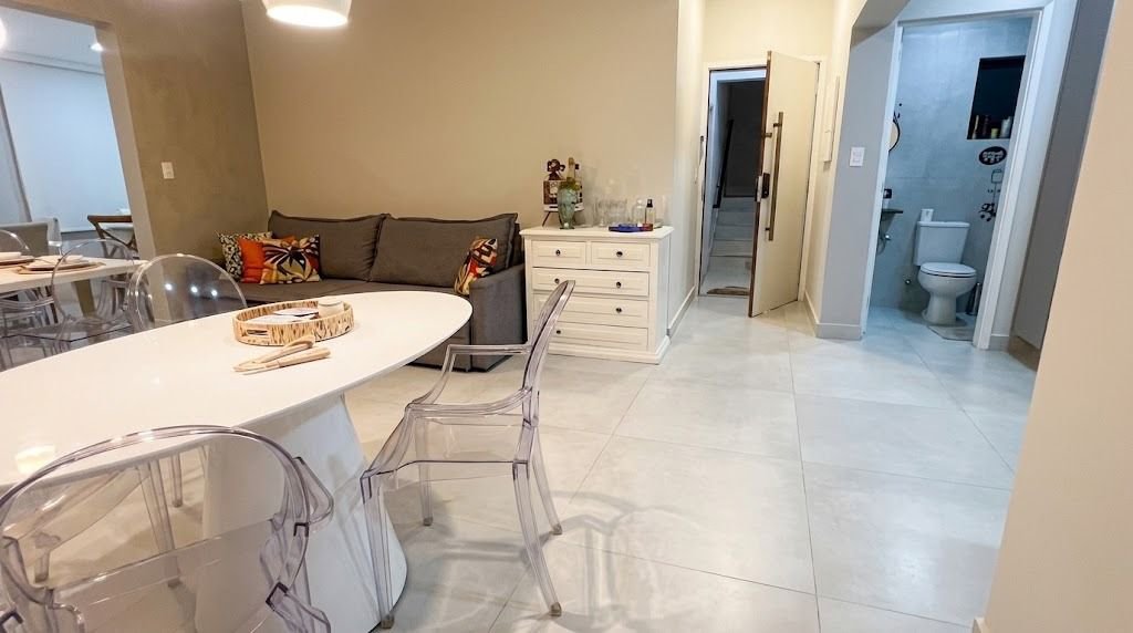 Apartamento com 2 dormitórios à venda, 76 m² por R$ 365.000,00 - Vila Júlia - Guarujá/SP