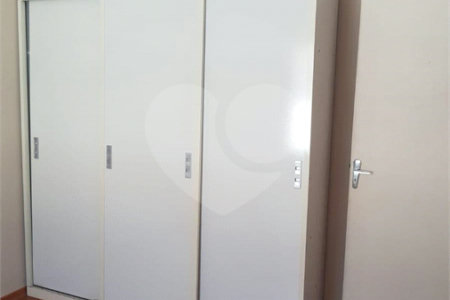 Sobrado à venda com 3 quartos, sendo 1 suíte, em Cidade Vargas, São Paulo, SP