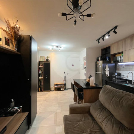 Apartamento à venda com 2 quartos em Parque Industrial Tomas Edson, São Paulo, SP